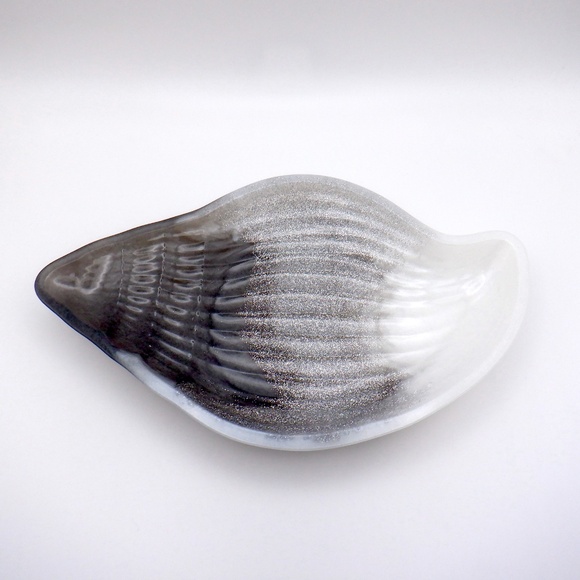 LARGE CONCH SHELL / TRINKET TRAY - Picture 5 of 8